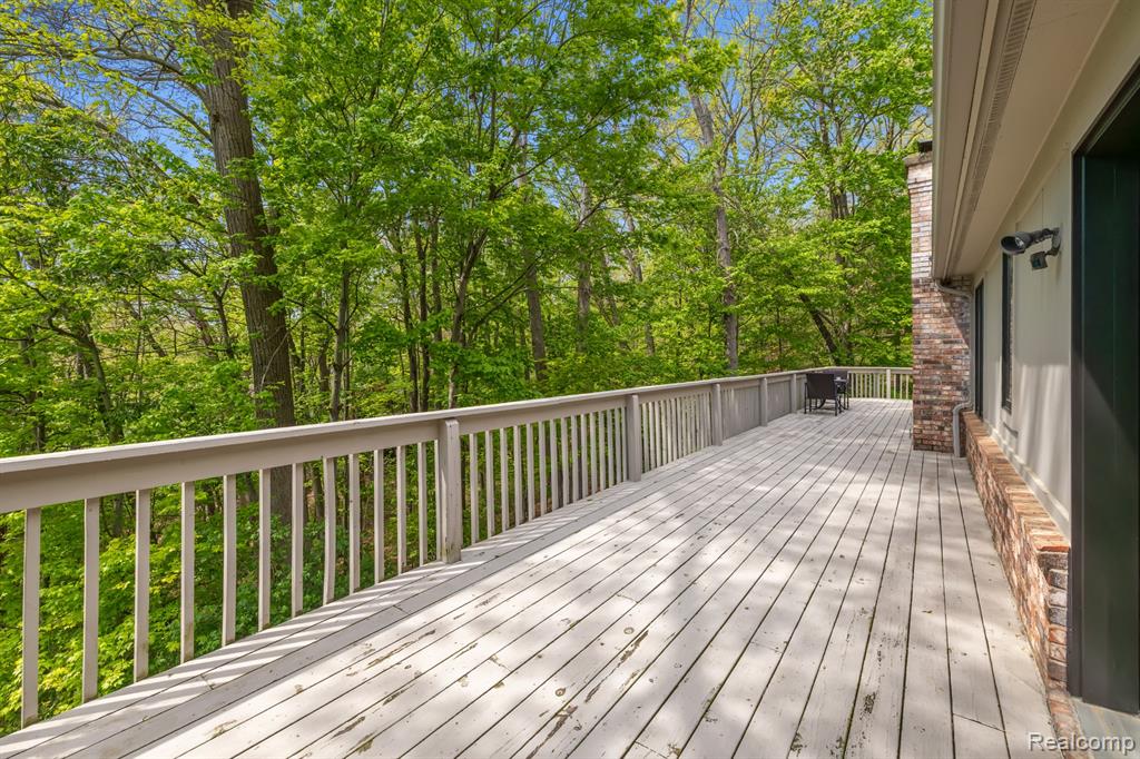 2484 PINE HOLLOW Trail, Brighton, MI 48114 — Photo 40