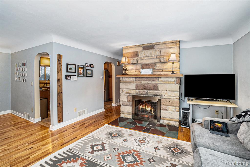 7545 Porter Road, Grand Blanc, MI 48439 — Photo 8