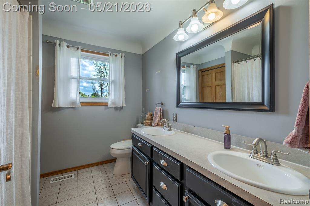 11430 Silver Lake Road, Byron, MI 48418 — Photo 16