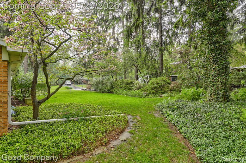 1371 Winchcombe Drive, Bloomfield Hills, MI 48304 — Photo 38
