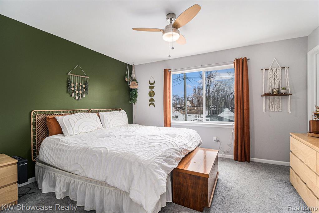 71 W SHEVLIN Avenue, Hazel Park, MI 48030 — Photo 8