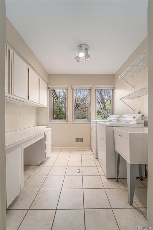 8165 Holcomb Road, Clarkston, MI 48348 — Photo 18
