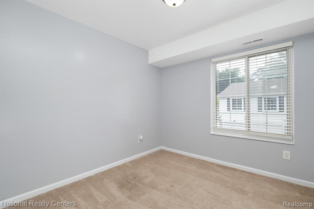 38159 SHERWOOD Street, Westland, MI — Photo 13