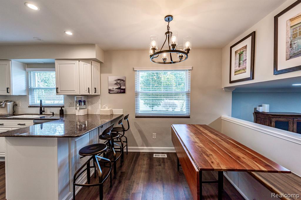 895 S GLENHURST Drive, Birmingham, MI 48009 — Photo 9