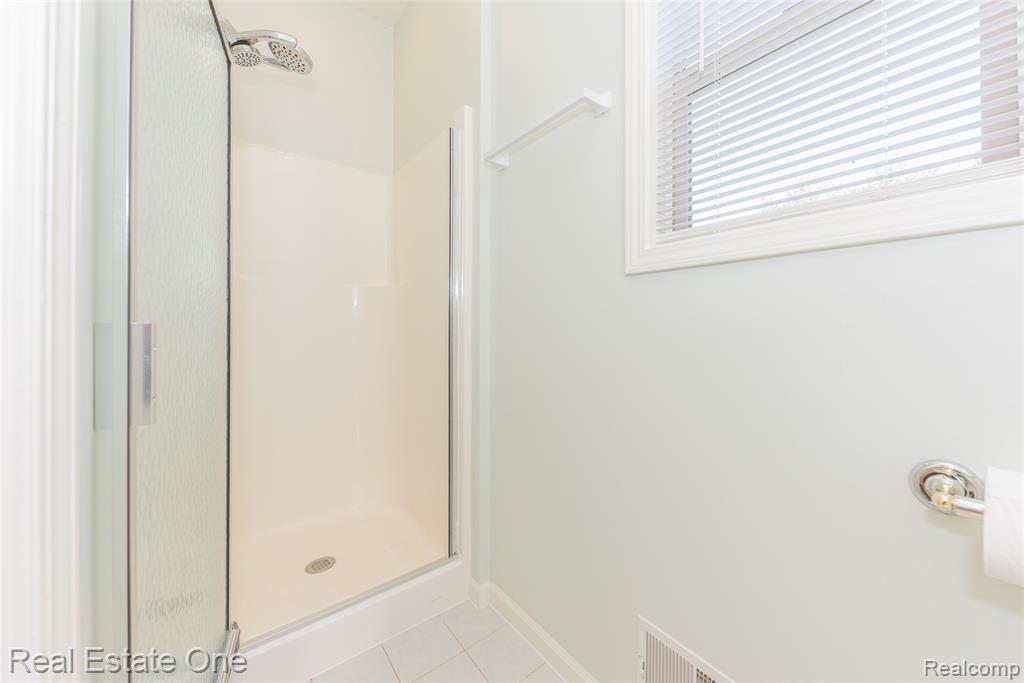 9970 Whispering Woods Drive, Pinckney, MI 48169 — Photo 12