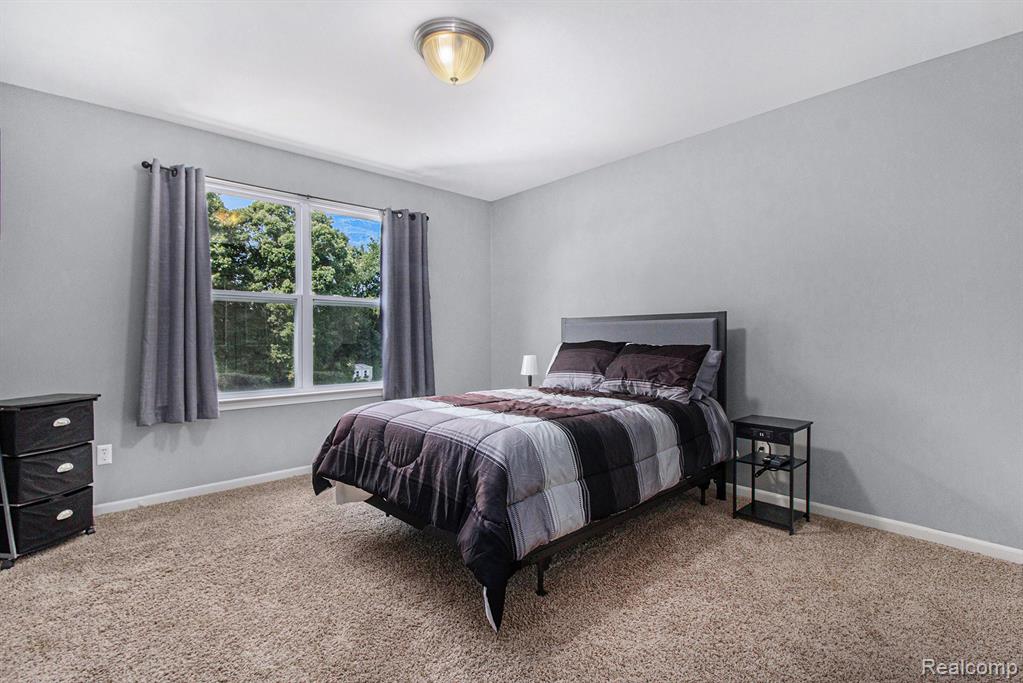 8433 Thorn Hill Drive, Howell, MI 48843 — Photo 15