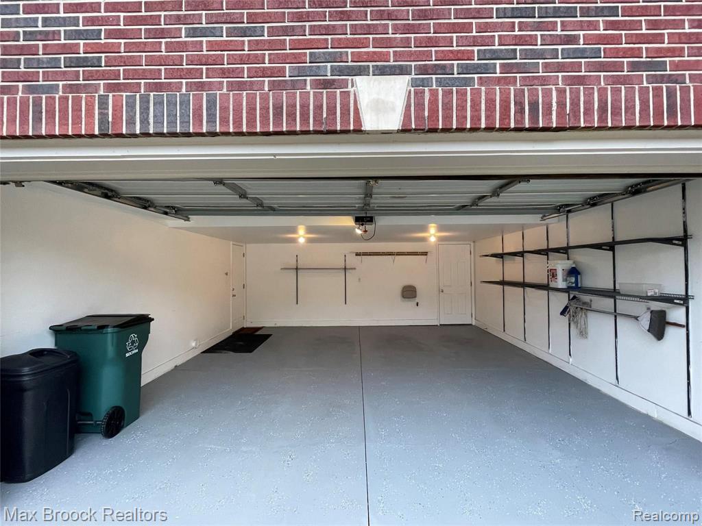 754 SANDALWOOD Drive, Troy, MI 48085 — Photo 41