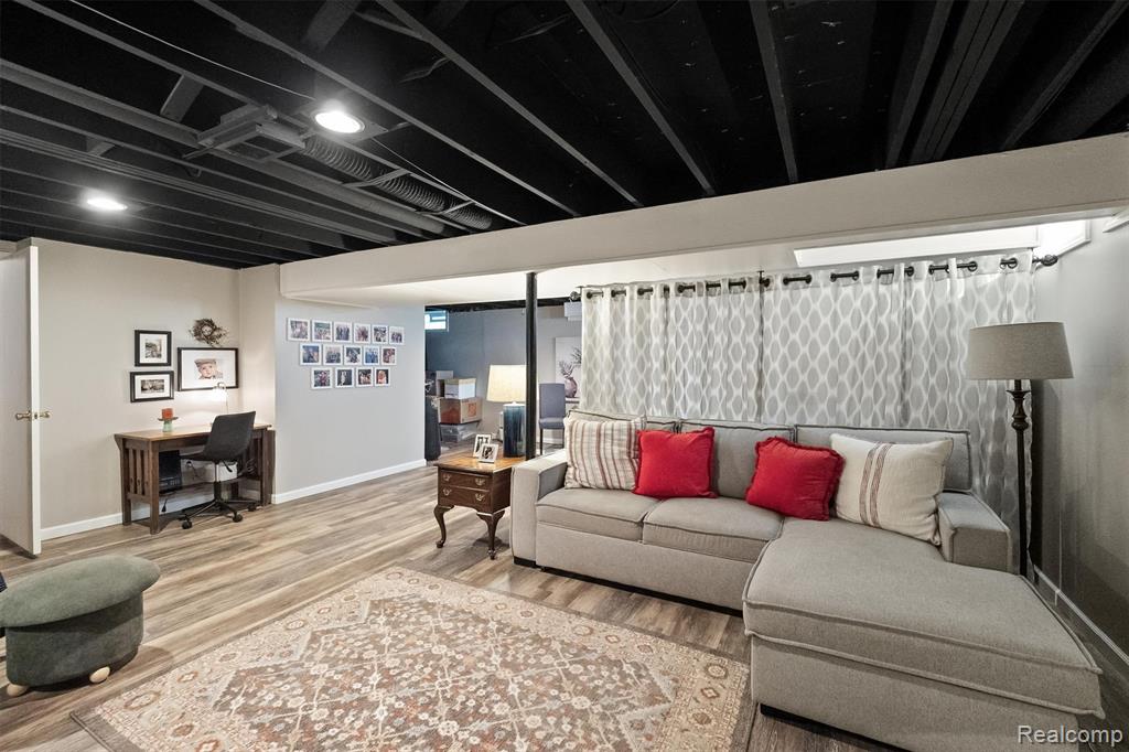 375 Neptune Drive, Walled Lake, MI 48390 — Photo 21