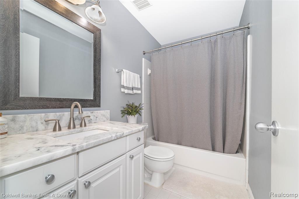 539 Dorchester Way, Milford, MI 48381 — Photo 36
