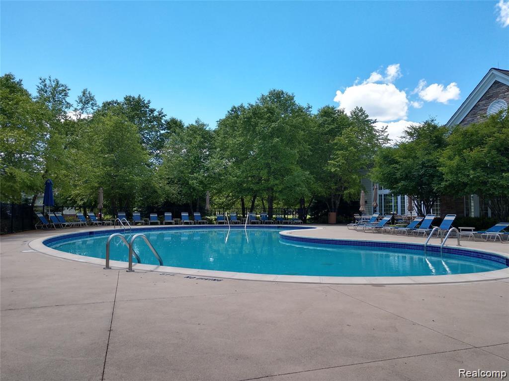 24279 Walloon Way, Flat Rock, MI 48134 — Photo 50
