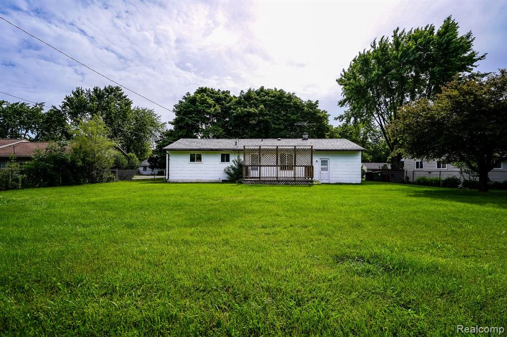 46269 HULING Street, Shelby Twp, MI 48317 — Photo 48