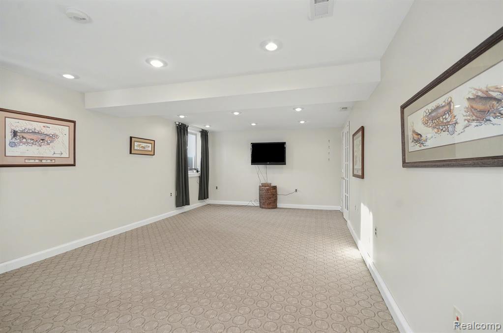 6622 Houghten Drive, Troy, MI 48098 — Photo 33
