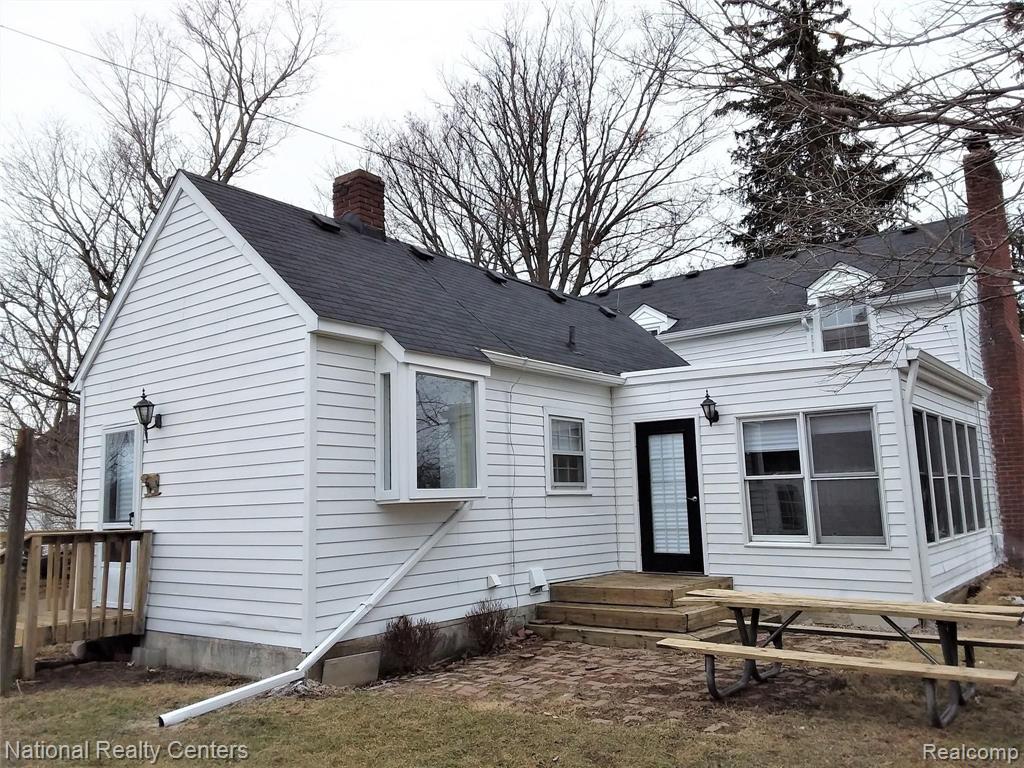 60001 E 8 MILE Road, South Lyon, MI 48178 — Photo 6