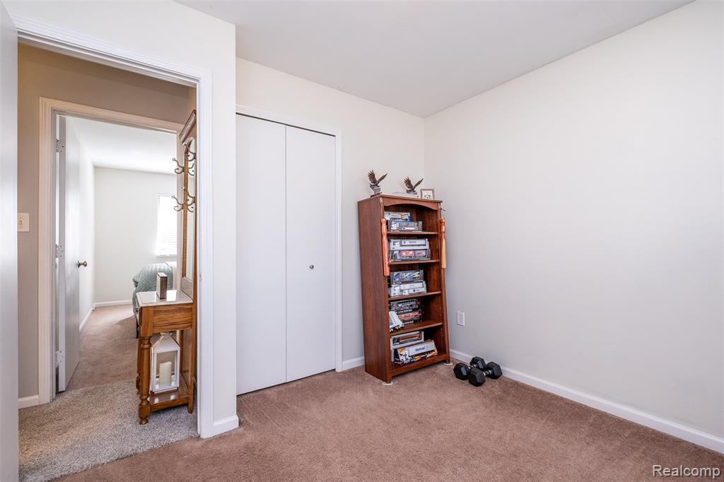 5720 Berkley Drive, Waterford, MI 48327 — Photo 20