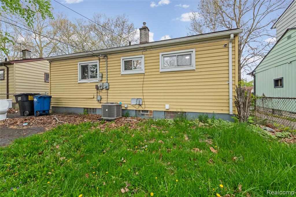 1229 S Deacon Street, Detroit, MI 48217 — Photo 17