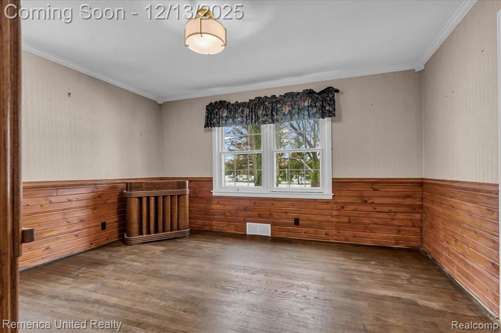27510 California Drive SE, Lathrup Village, MI 48076 — Photo 13