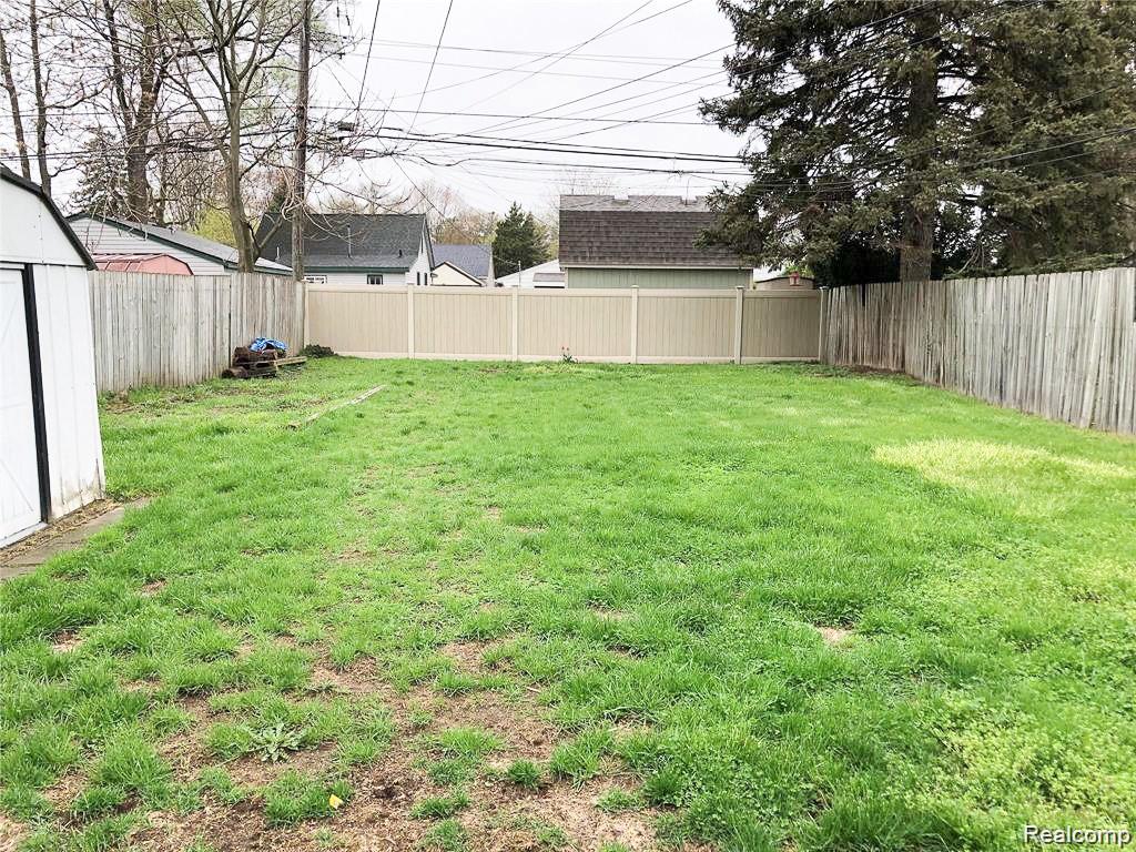 27127 Dartmouth Street, Madison Heights, MI 48071 — Photo 12
