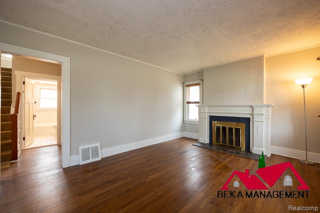 6 Kensington Boulevard, Pleasant Ridge, MI — Photo 2