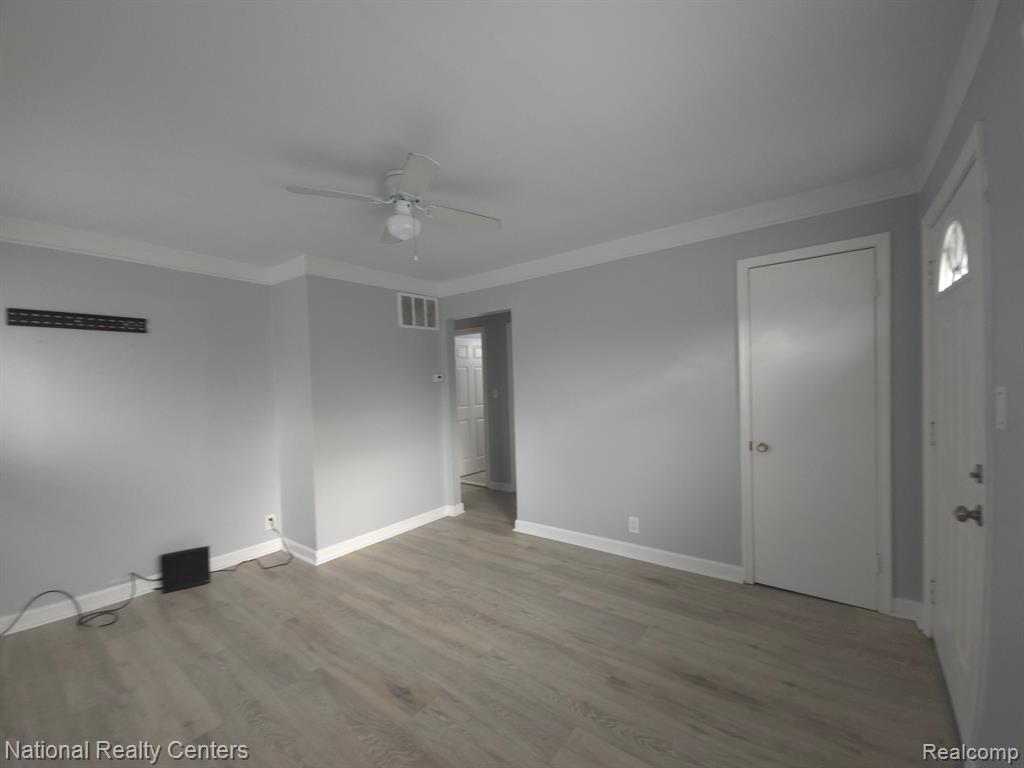 93 E COLGATE Avenue, Pontiac, MI 48340 — Photo 5