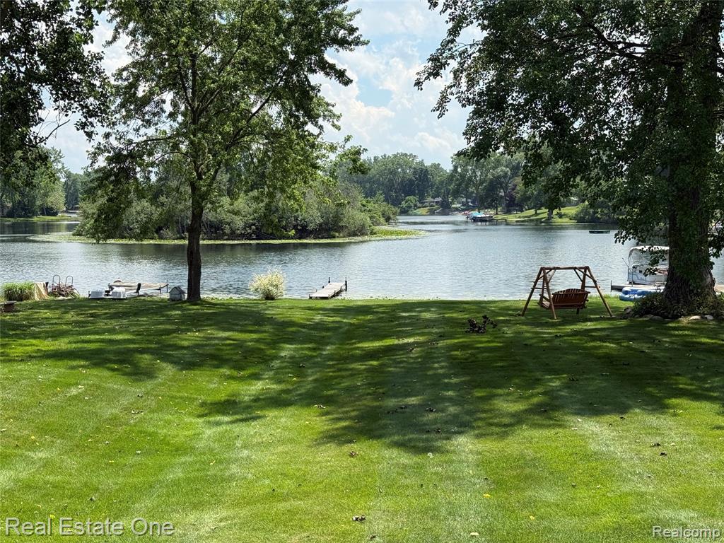 4074 Loch Drive, Highland, MI — Photo 3