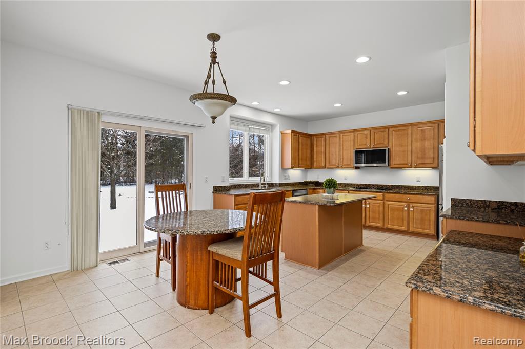 6901 Reed Court, West Bloomfield, MI — Photo 14