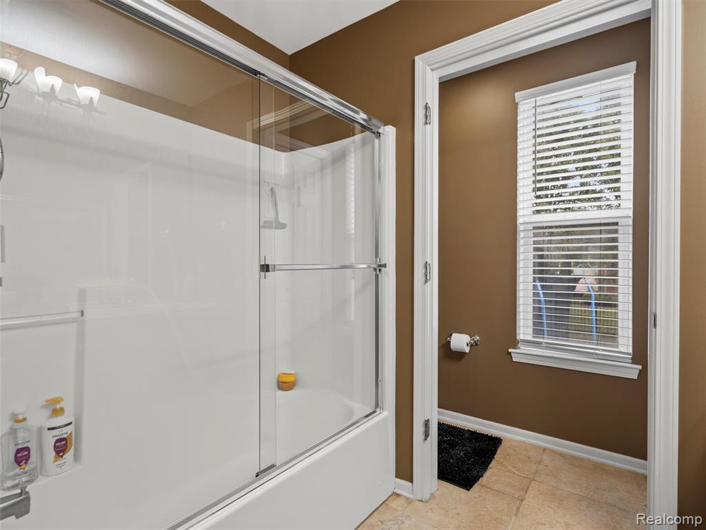 56714 Winding Creek Drive, Macomb, MI 48042 — Photo 16