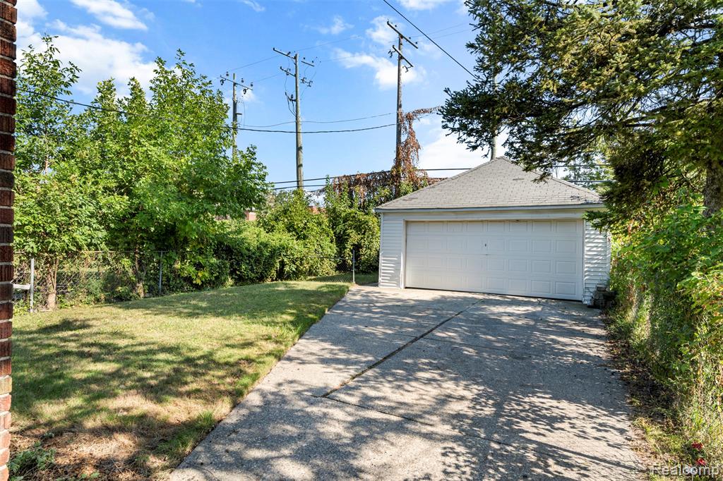 9344 Courville Street, Detroit, MI 48224 — Photo 18