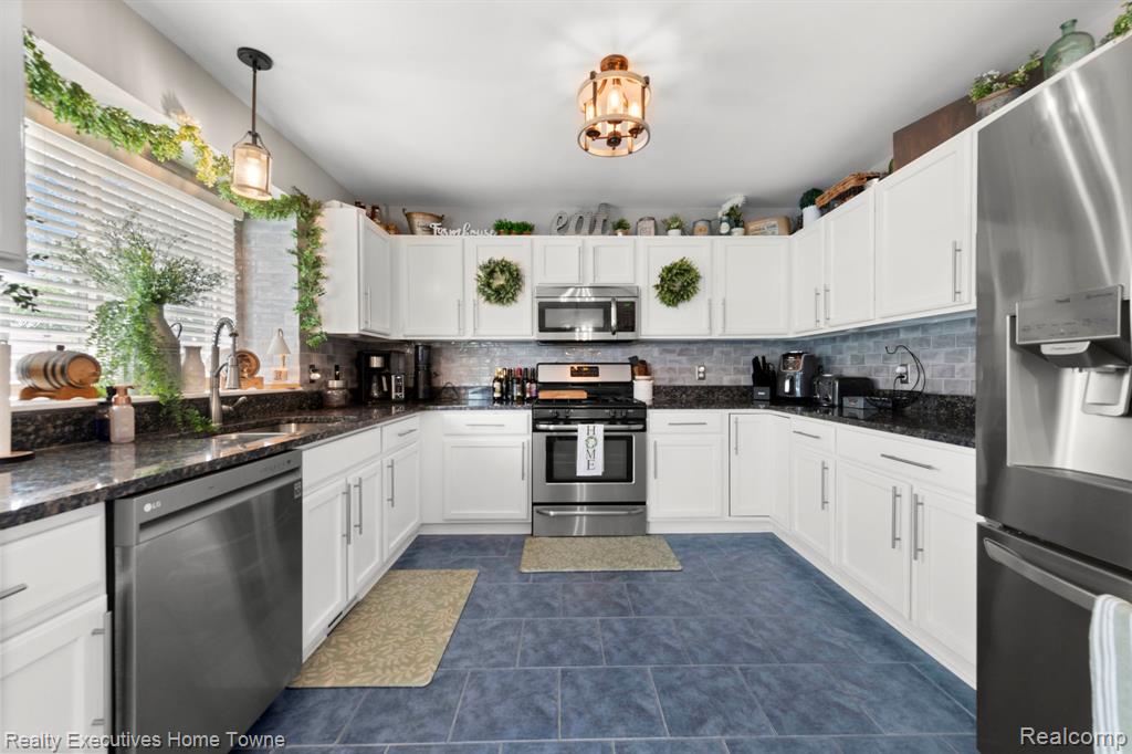 30786 Bramble Court, Chesterfield, MI — Photo 9