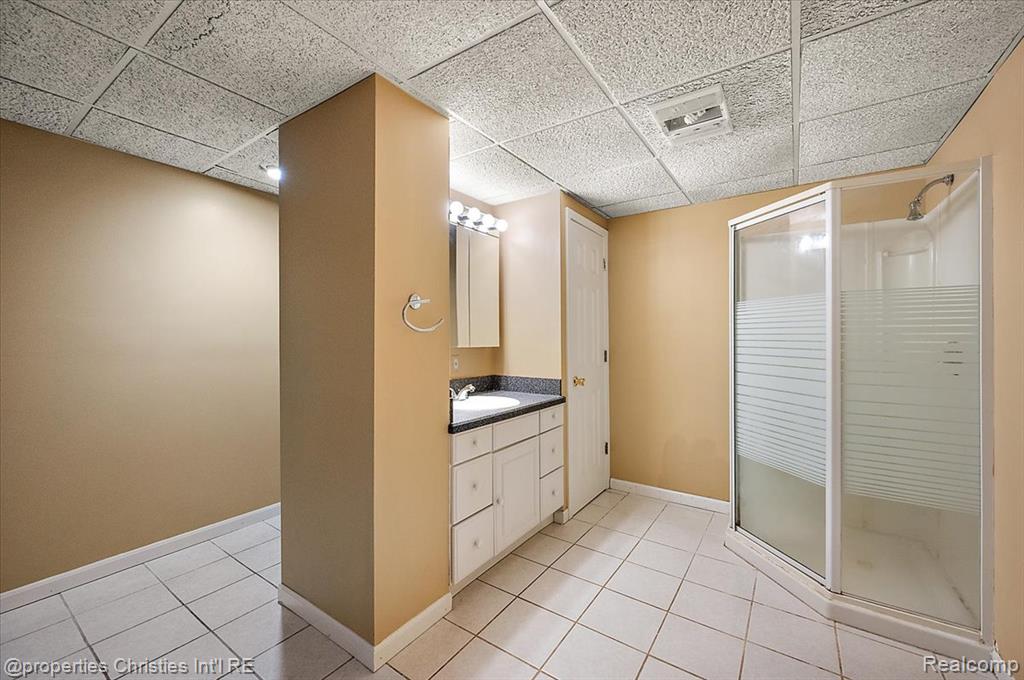 6835 High Ridge Road, West Bloomfield, MI 48324 — Photo 57