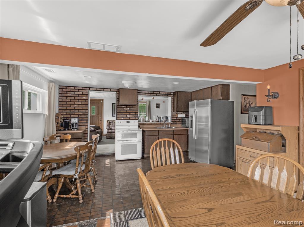 45175 Willis Road, Belleville, MI 48111 — Photo 9