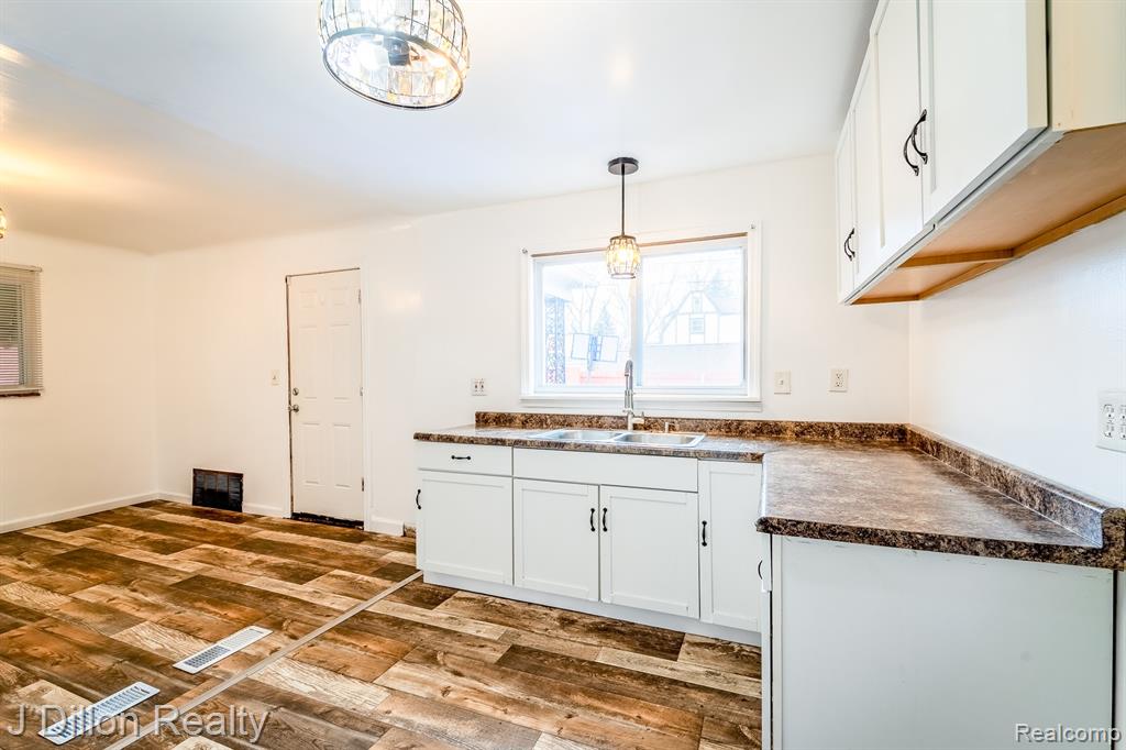 99 Chestnut Street, River Rouge, MI 48218 — Photo 17