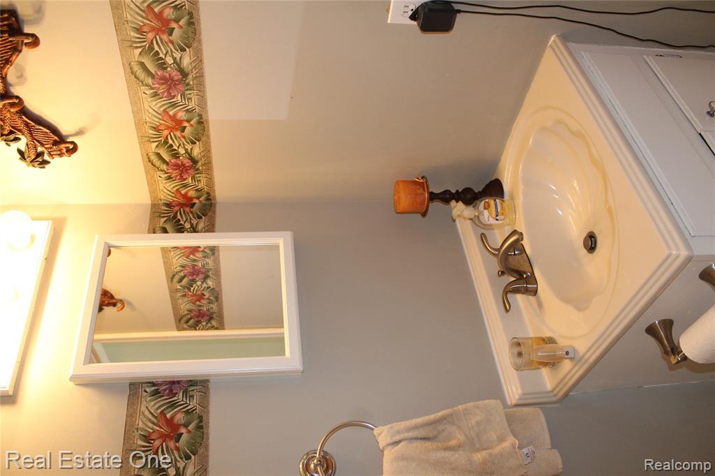 1425 N Alstott Drive, Howell, MI 48843 — Photo 16