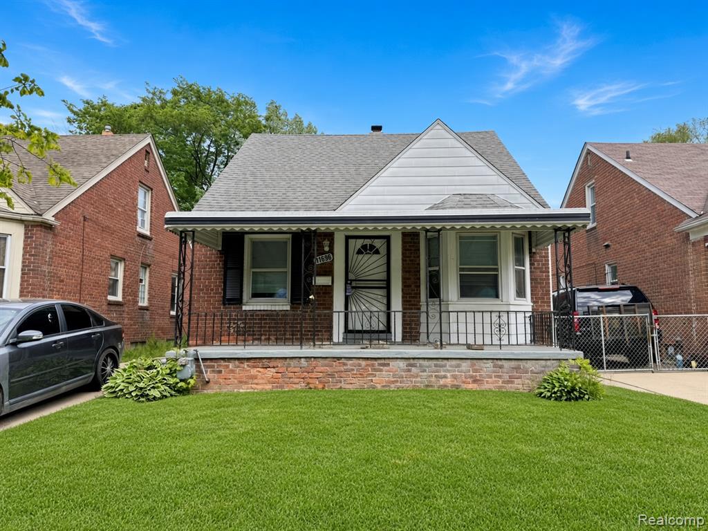 11696 Glastonbury Avenue, Detroit, MI 48228