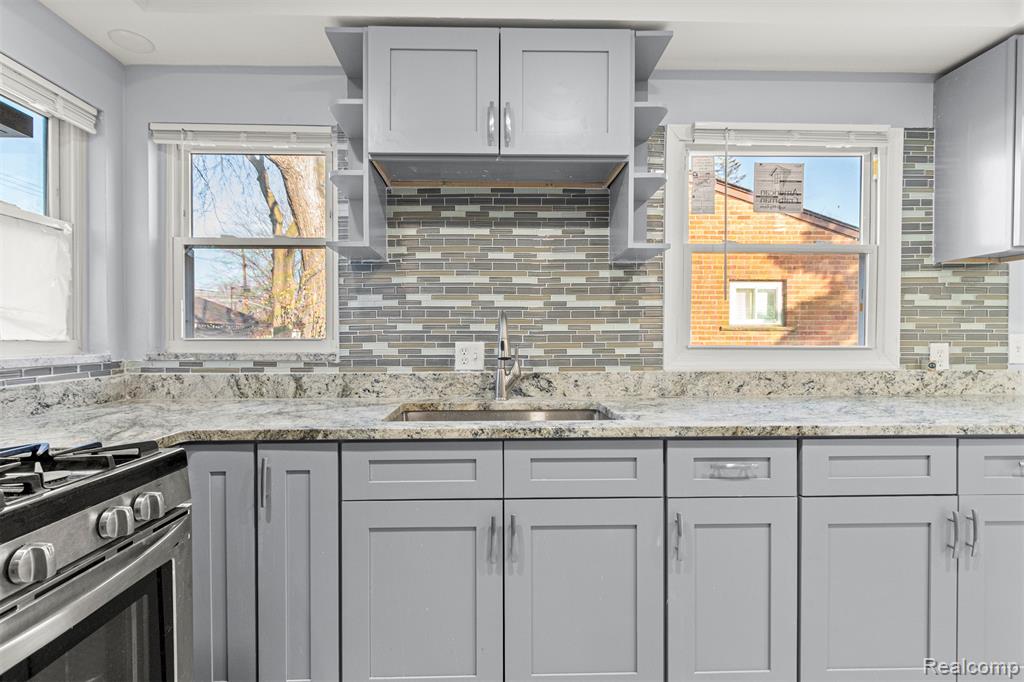 9319 Merriman Road, Livonia, MI 48150 — Photo 13