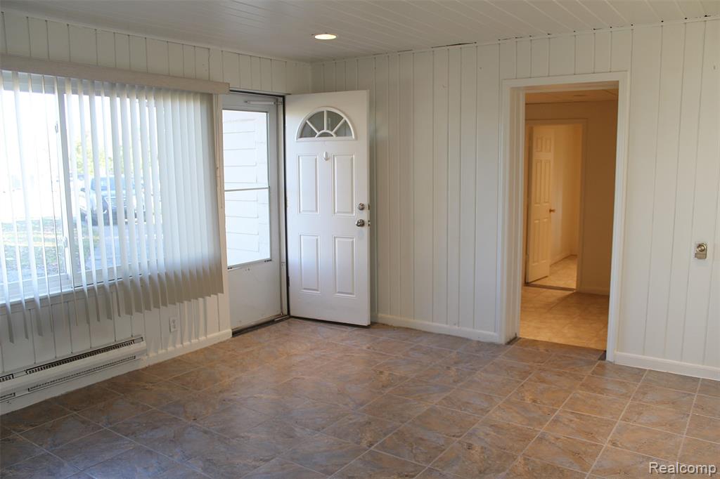 43267 UTICA Road, Sterling Heights, MI 48314 — Photo 5