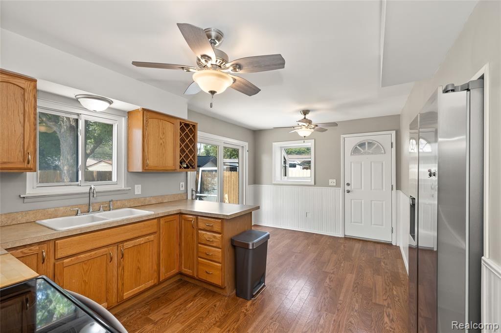 6695 Chirrewa Street, Westland, MI — Photo 10