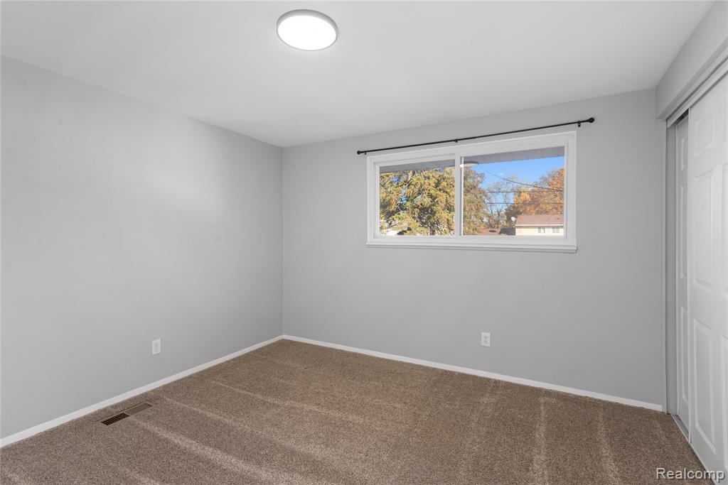 43606 Gainsley Drive, Sterling Heights, MI 48313 — Photo 8