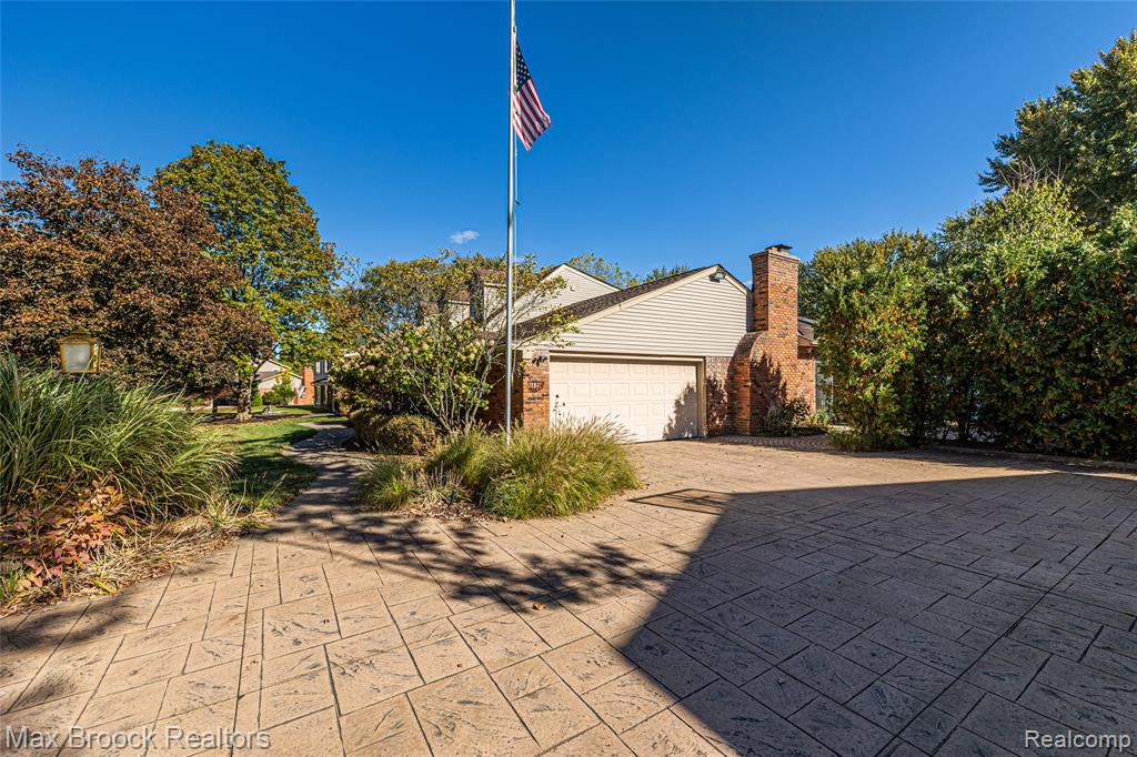 5605 Woodwind Drive, Bloomfield Hills, MI 48301 — Photo 7