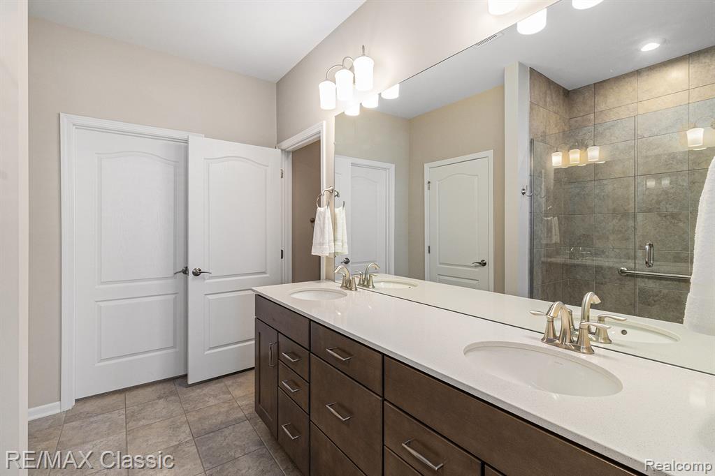 48738 Rockview Road, Novi, MI — Photo 17