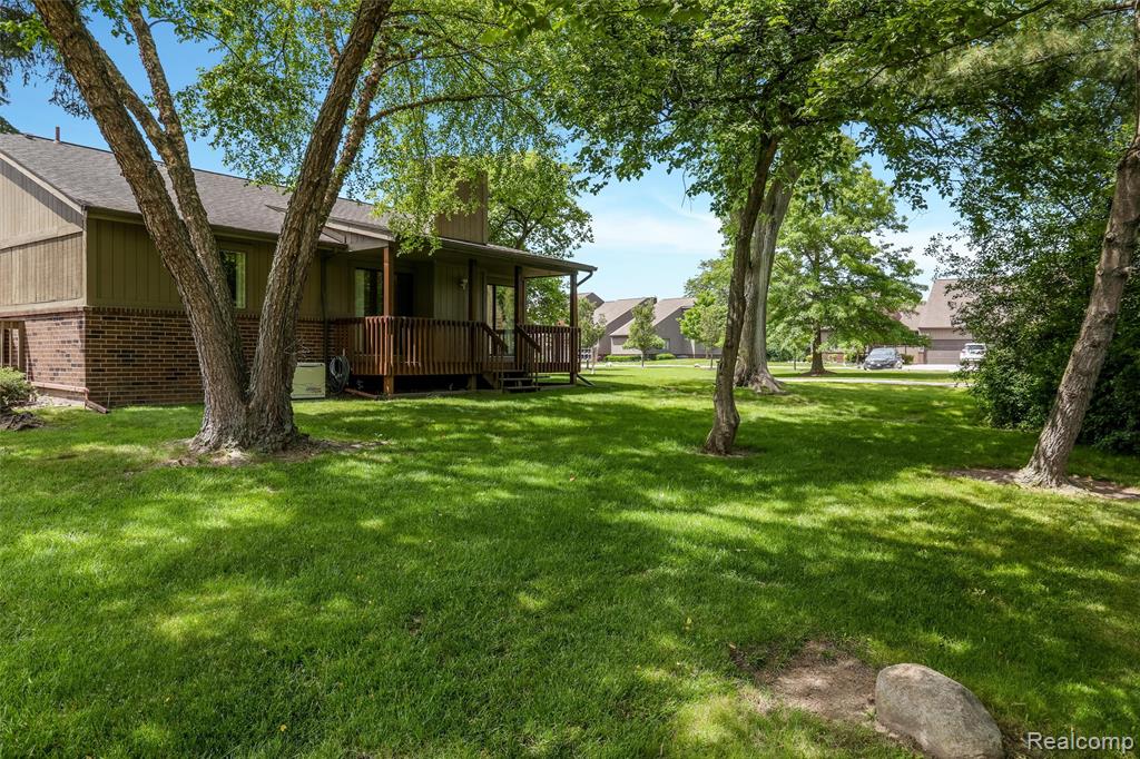 9735 Hawthorne Glen Drive, Grosse Ile, MI 48138 — Photo 23