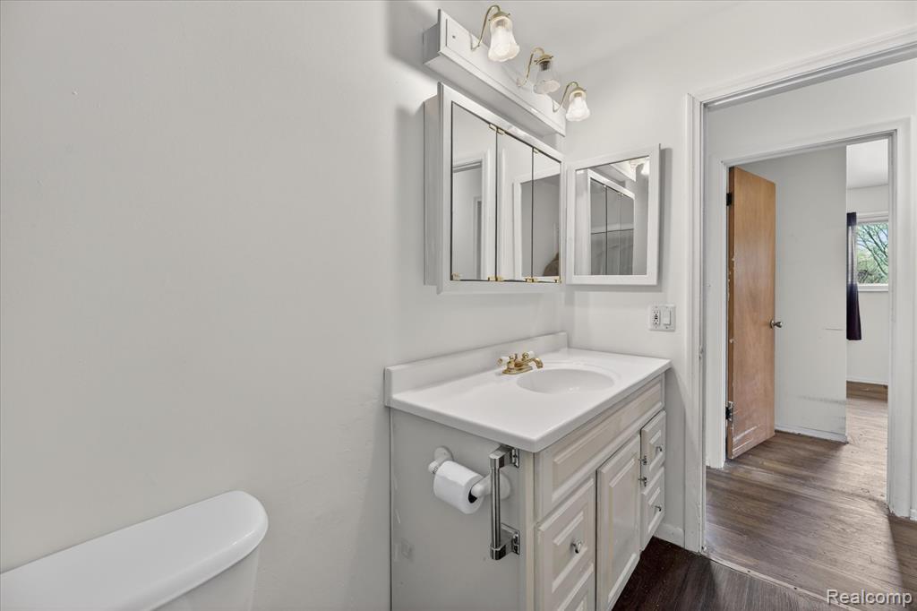 5300 Arnold Drive, Burton, MI 48509 — Photo 30