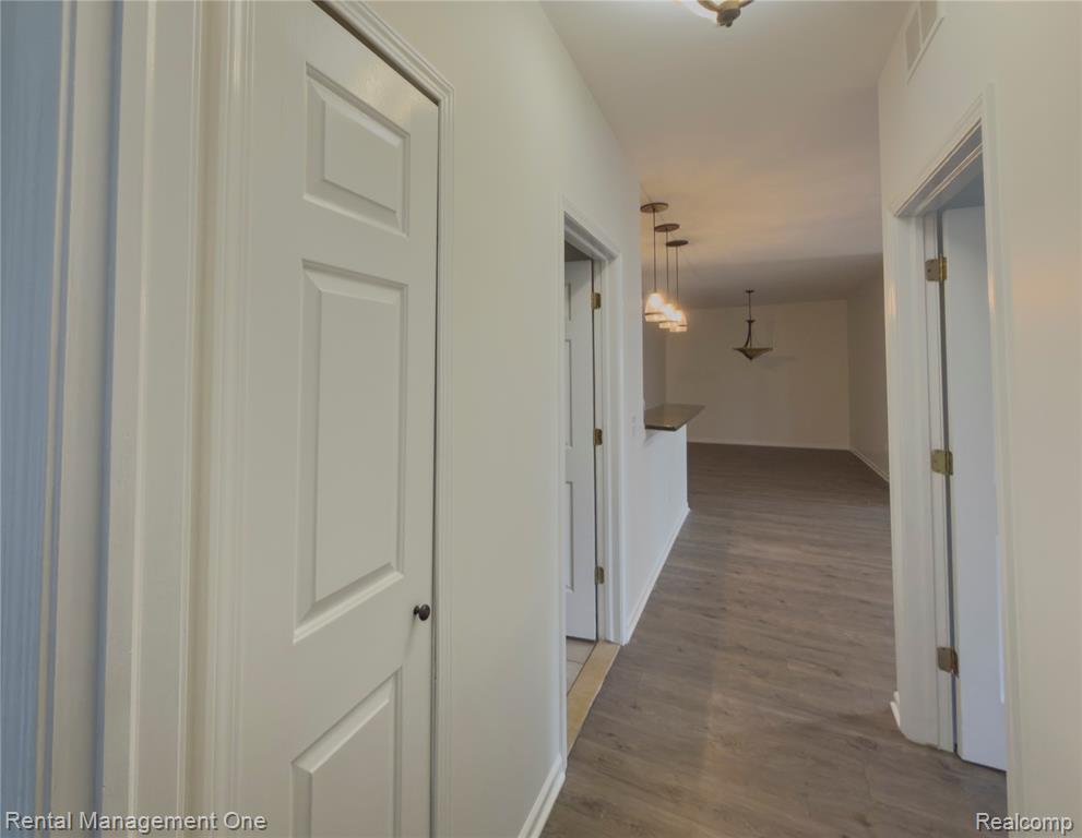 5637 Twin Oaks Drive, Sterling Heights, MI 48314 — Photo 24
