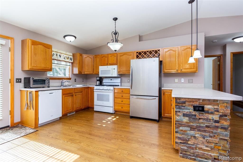 11270 Linda Kay, Goodrich Vlg, MI — Photo 13