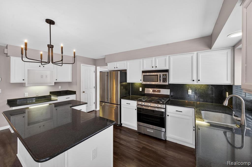 47497 Fox Run Drive, Canton, MI 48187 — Photo 19