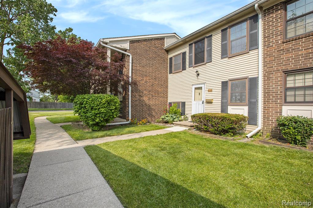 1875 Sheffield Drive, Ypsilanti, MI 48198 — Photo 2