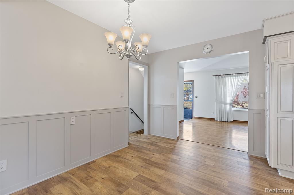 922 Canterbury Drive, Madison Heights, MI 48071 — Photo 8