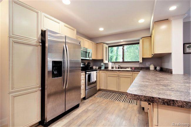 405 Forest Drive, Brighton, MI 48116 — Photo 12