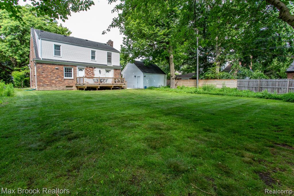 25830 Berkley Avenue, Huntington Woods, MI — Photo 42