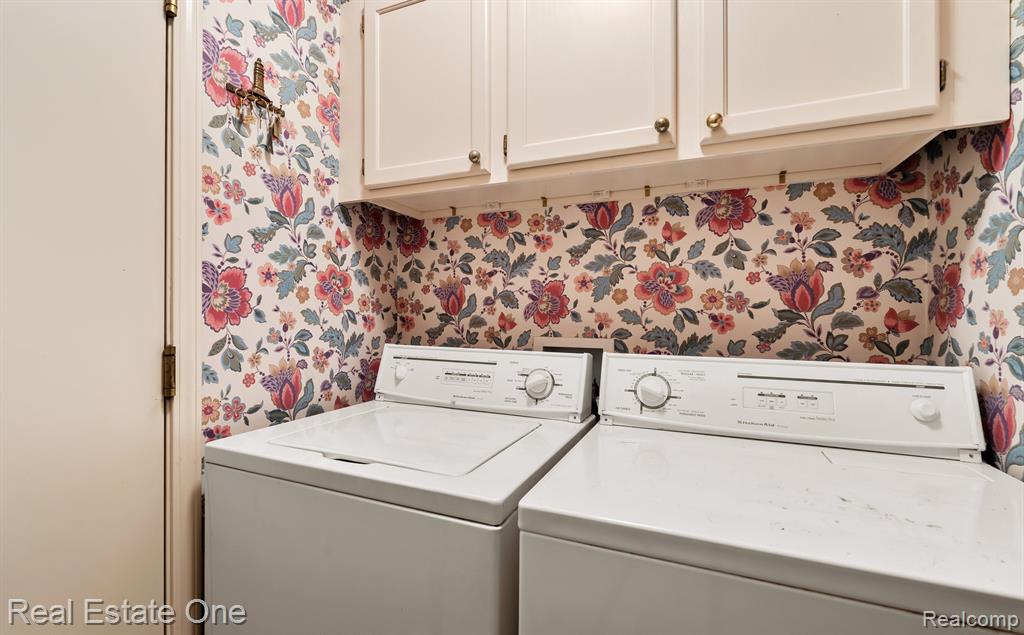 907 CALPERNIA, 29, Wixom, MI 48393 — Photo 17