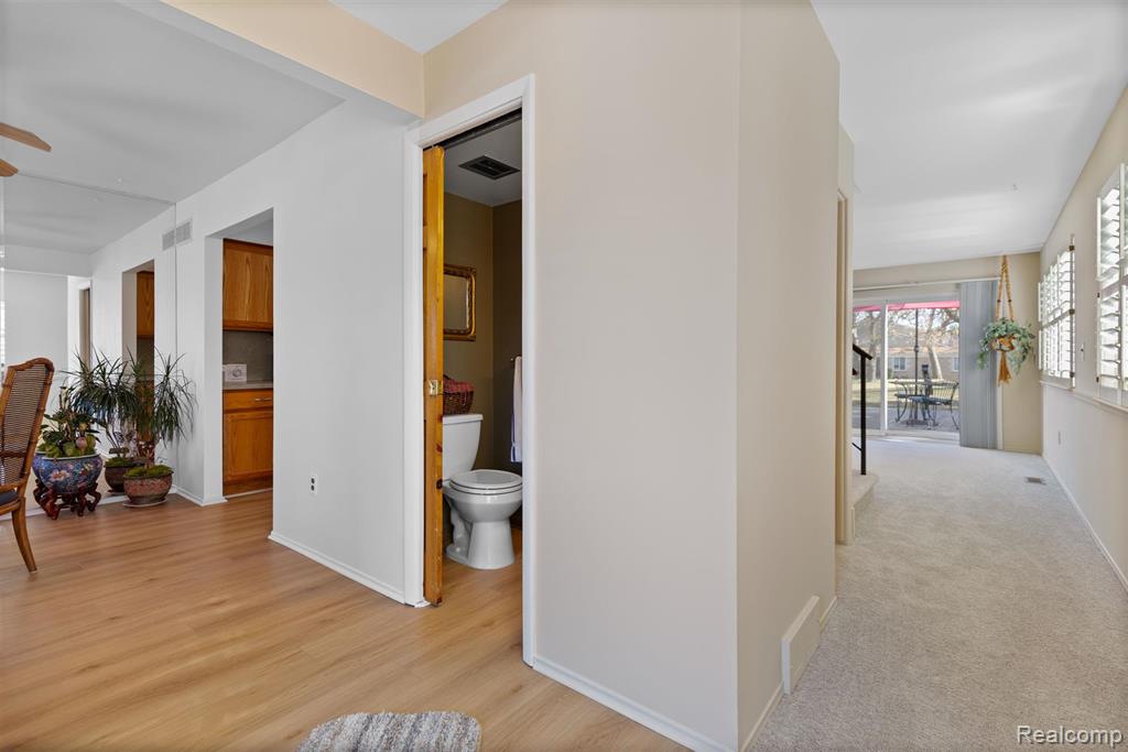 4952 Coventry Road, 315, Royal Oak, MI 48073 — Photo 15